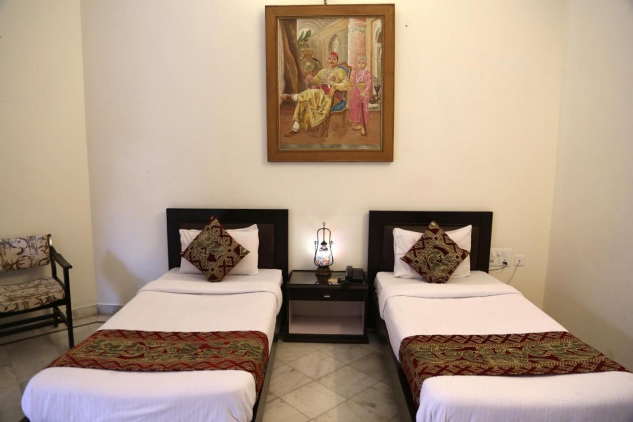 Hotel Karan Villas Kota  Eksteriør bilde